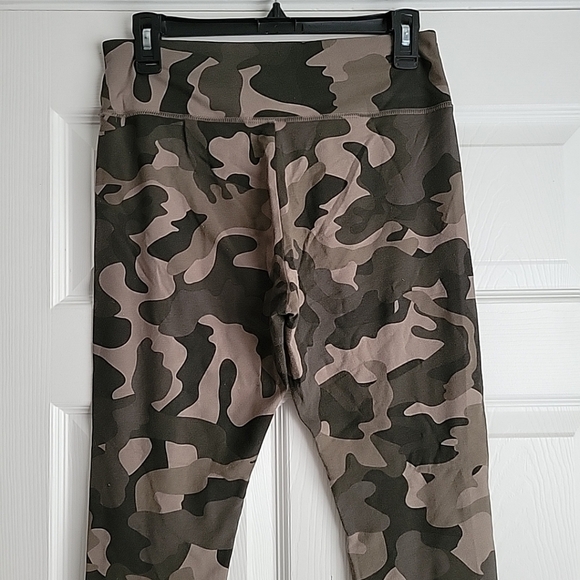 NWOT Wild Fable Camo Leggings - Picture 6 of 10